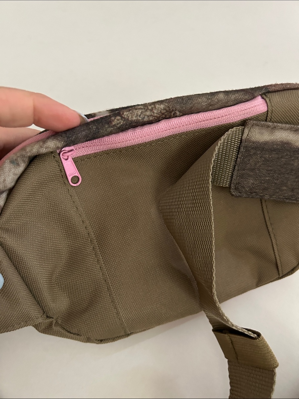 Fieldline Pro Series Camo Pouch Pink Fanny Pack Crossbody Outdoor Hiking NWOT - Picture 5 of 13